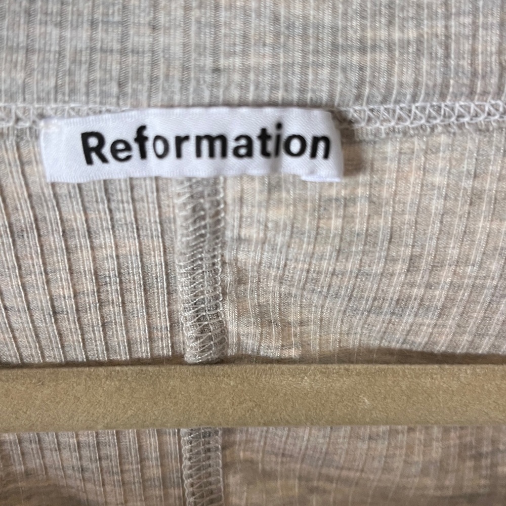 Reformation Paige Beige Greige Ribbed Long Sleeve Scoop Neck Crop Top XS - Picture 7 of 7
